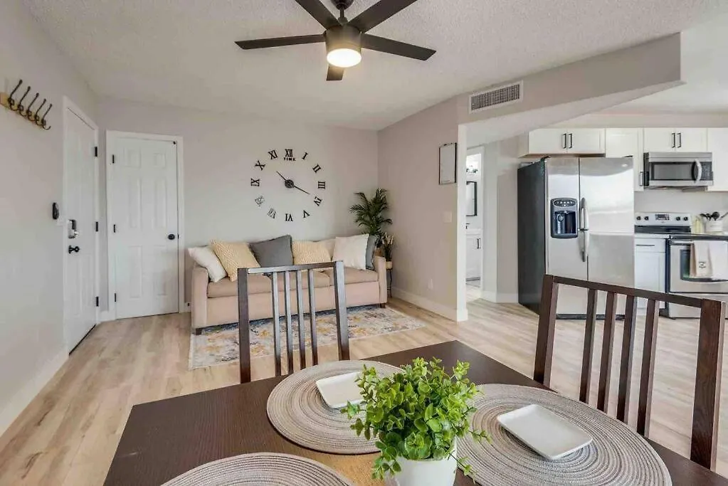 Cozy Home! 16 Min Away From Strip And Fremont ラスベガス